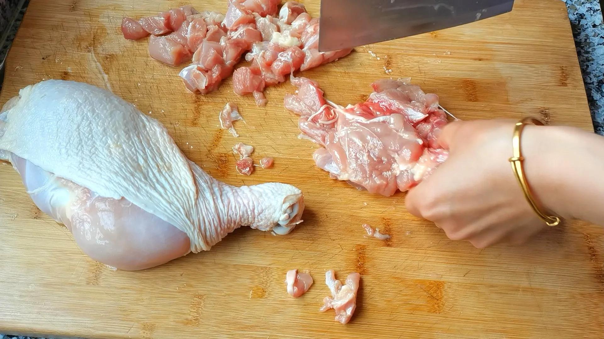 不用炭火不用烤箱也能做烧烤,家庭版木炭烤羊排烤箱做法