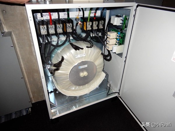 一切都是“最好的”：山谷里的AV乐园