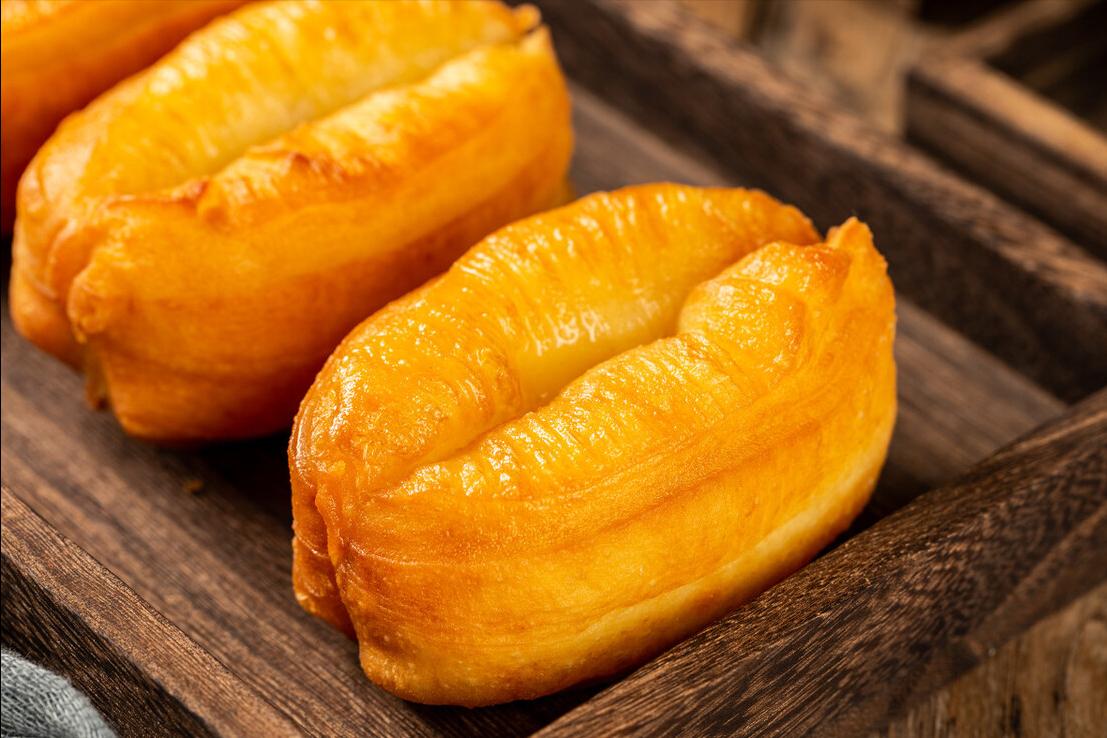 炸油条没有小苏打怎么做酥脆松软,小苏打泡打粉炸油条最佳配方