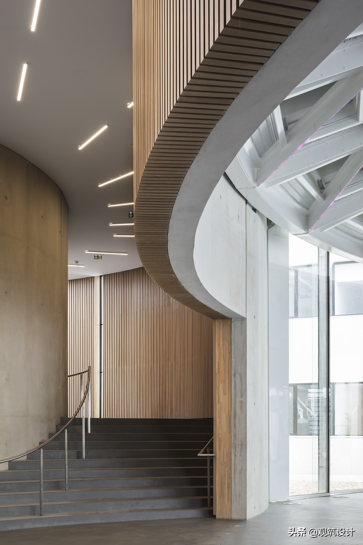 轻盈透明，曲直线的共舞：液化空气集团总部