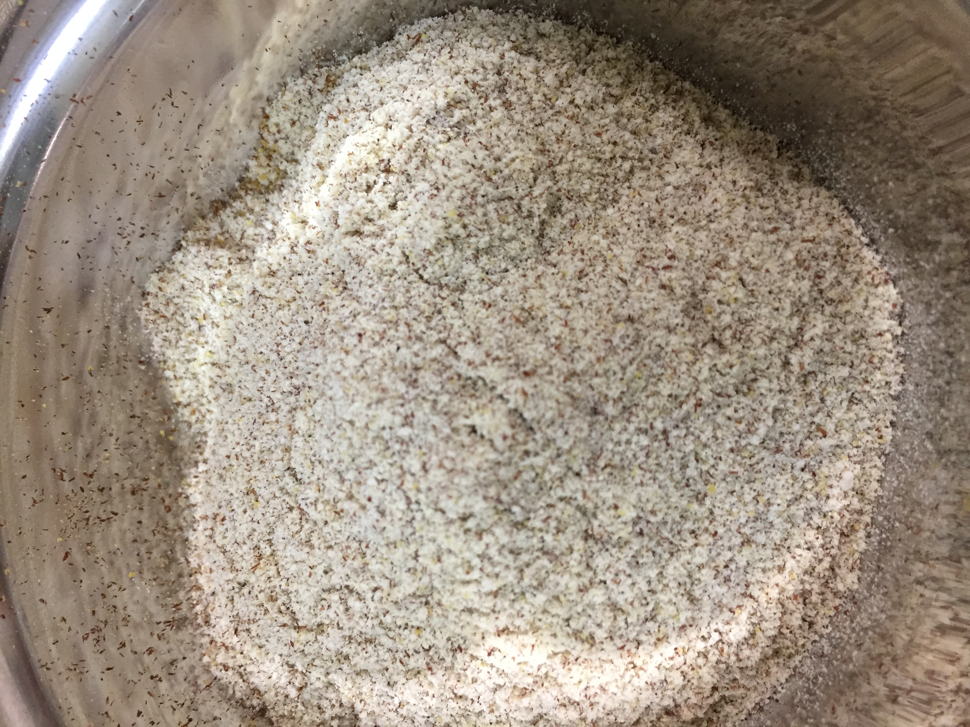 自制“拉大球”饵料有捷径:巧用海藻粉,实现拉饵又大、又密实