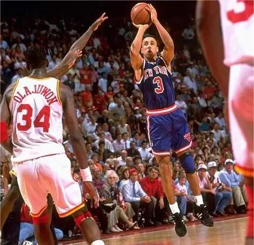 NBA纪实连载44：主宰94总决，乔丹不服者神经刀斯塔克斯是个疯子