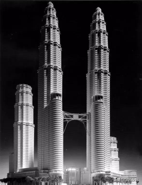 涓栫晫钁楀悕寤虹瓚澶у笀,鑷存暚澶у笀杩堝皵鏂埓缁存柉