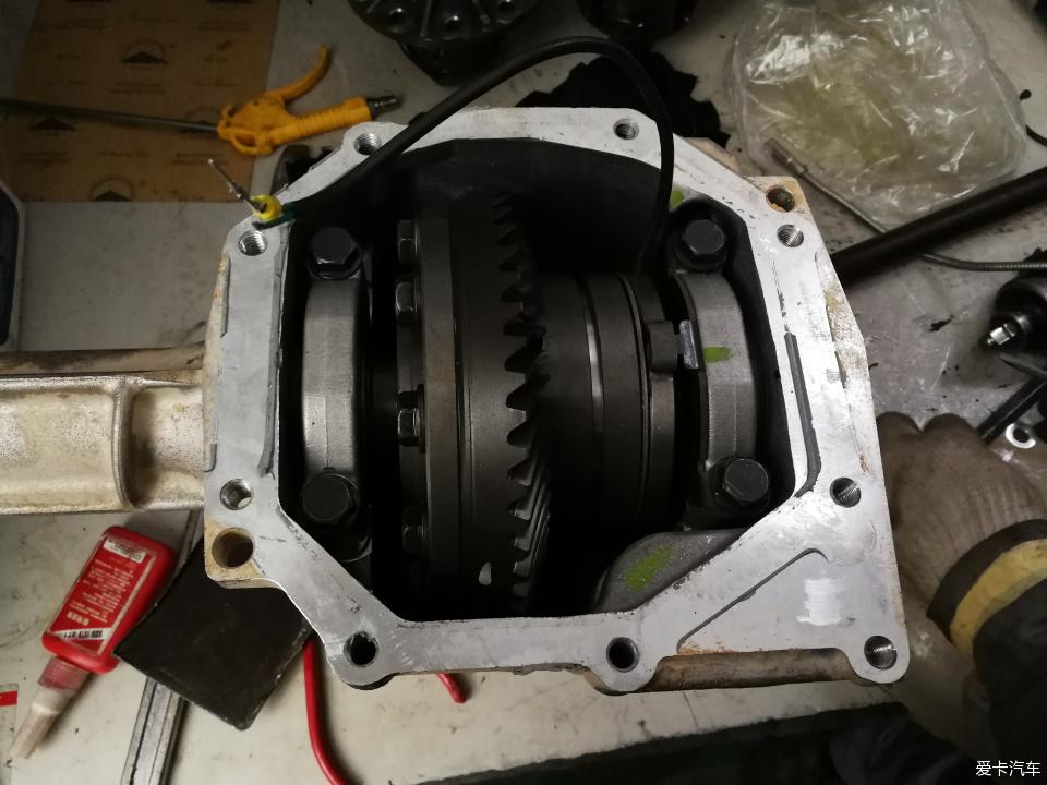 途达2021款2.5t柴油版越野视频,2021款途达四驱七座越野视频