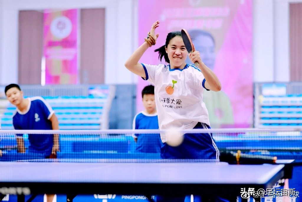 国乒冠军王楠近况,王楠夫妇捐款