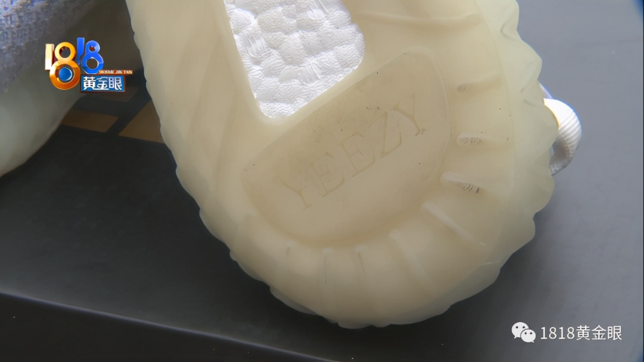 小伙买两双鞋子,小伙买了两双鞋