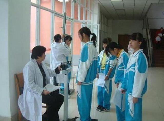 初中时身高怎样才算标准,学生身高标准是多少