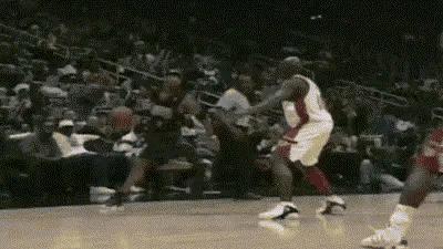 阿伦艾弗森的过人剪辑,阿伦艾弗森招牌动作