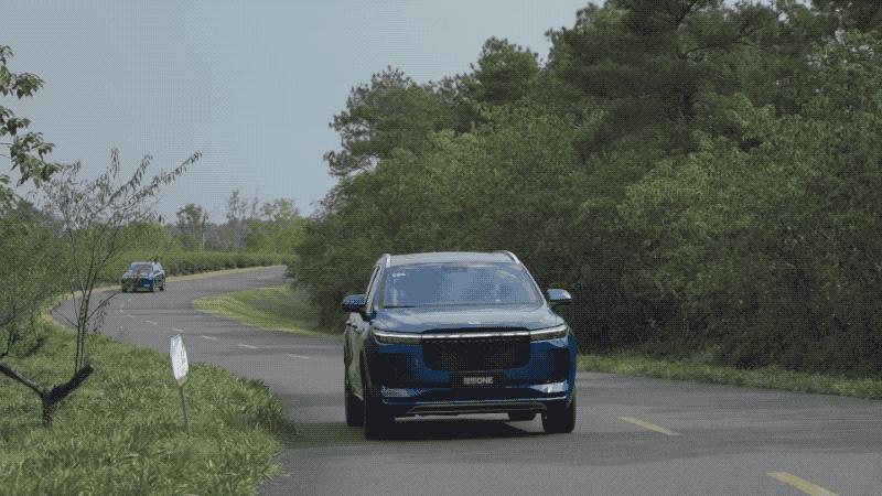 理想one换1.5t增程器最新试驾视频,理想one与汽油车提速对比