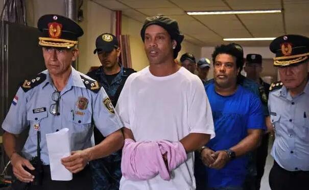 小罗监狱赛进球视频,小罗狱中球赛