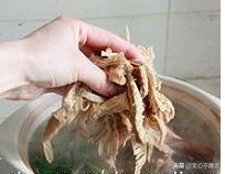 浙江菜笋干老鸭汤,好吃的笋干老鸭煲