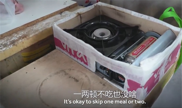 住鸽子笼真有那么好吗,香港人住鸽子笼的真实生活