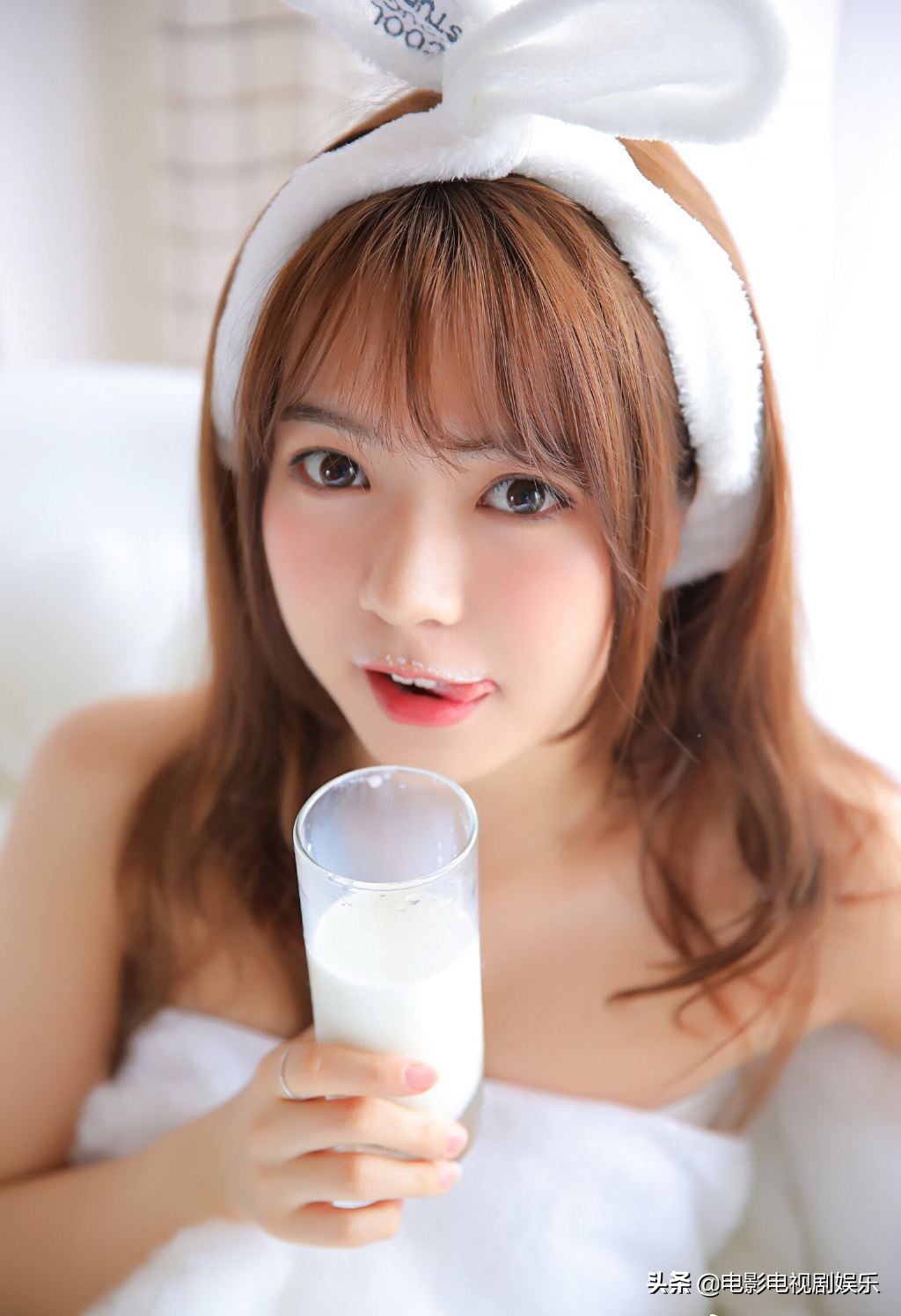 蒙牛为什么比伊利牛奶贵,蒙牛和伊利谁的实力更强