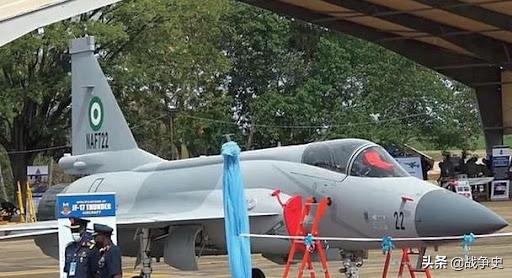 中国装备畅销非洲！尼日利亚前脚刚买枭龙，后脚喜提大批89式