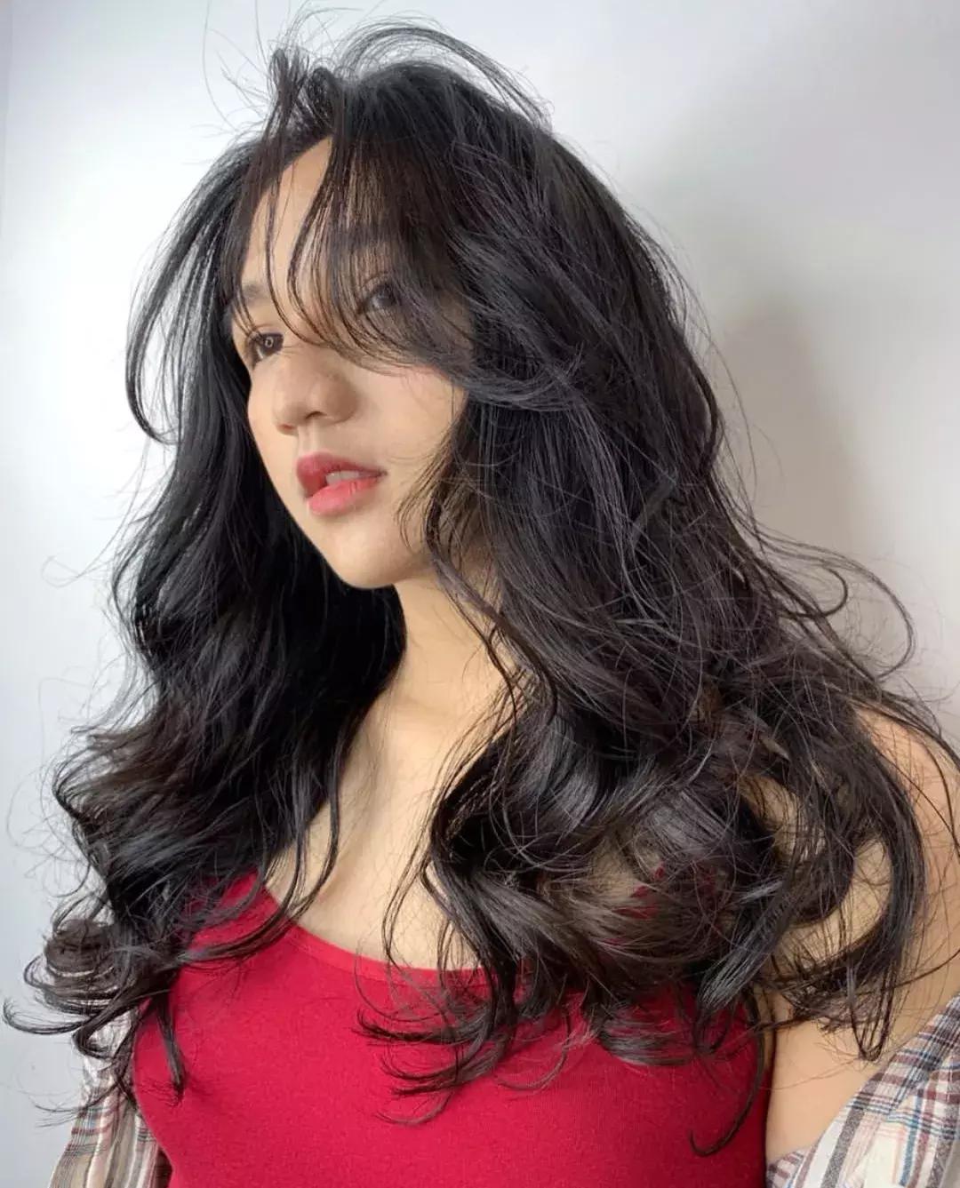 根据脸型设计发型大脸适合的发型,适合大脸圆脸方脸修饰脸型的短发