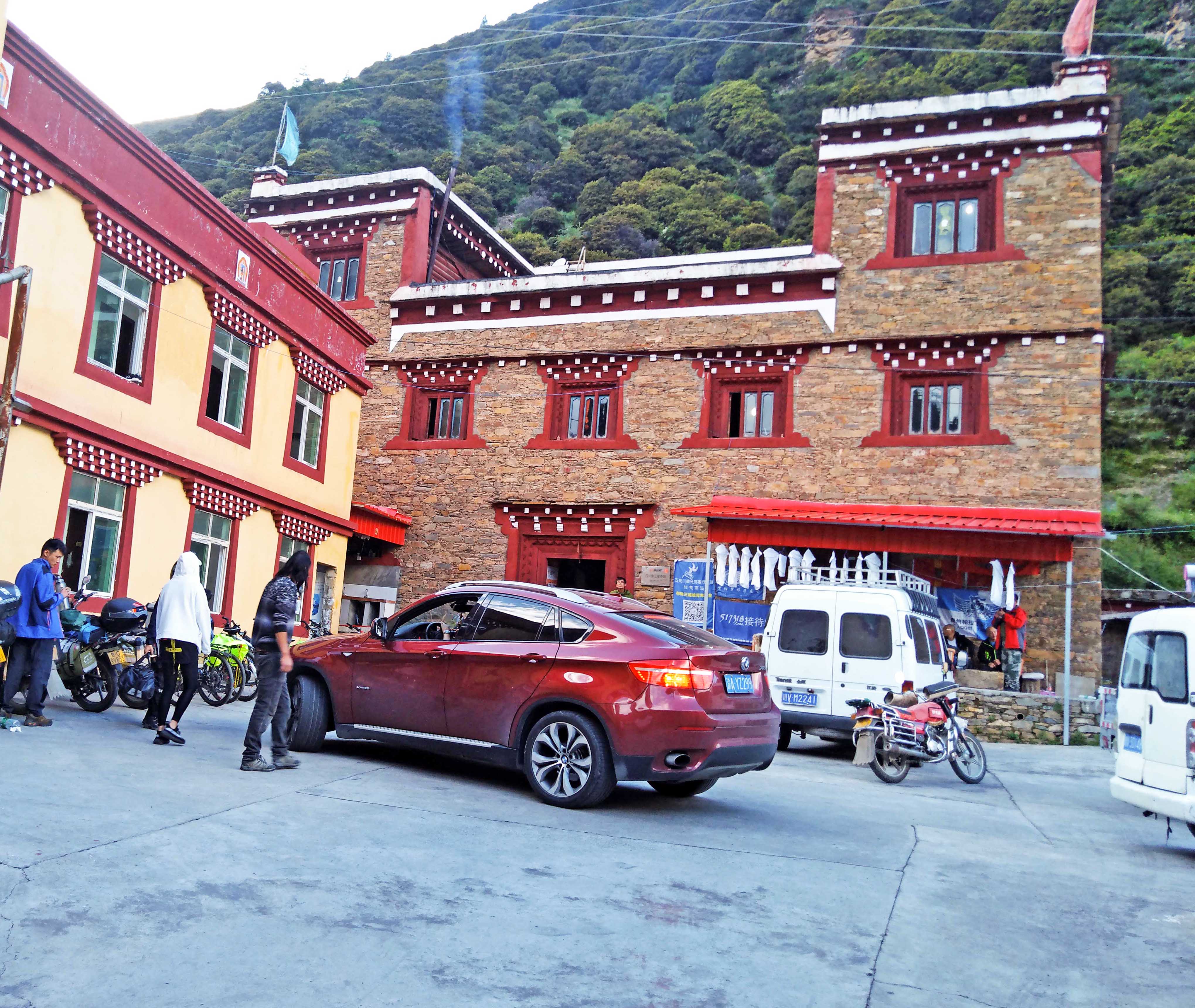 骑摩托车去西藏的旅游视频,摩旅318川藏线摩托车全程视频