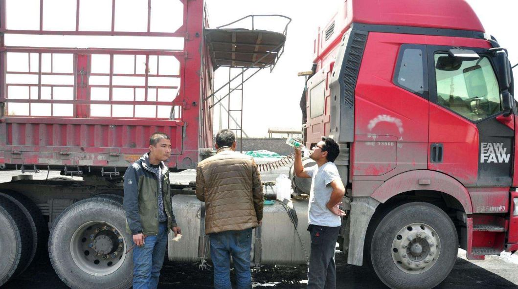 开大车一个月一万块,开大货车真的好辛苦吗