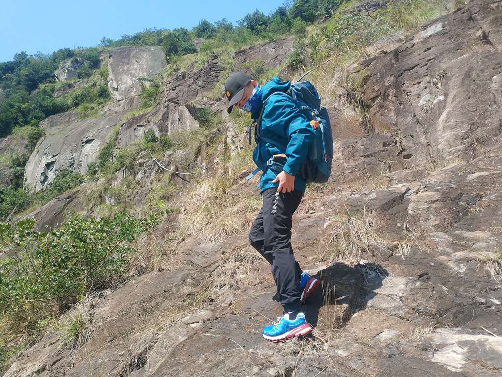 顺心而行--诺诗兰雨影冲锋衣体验