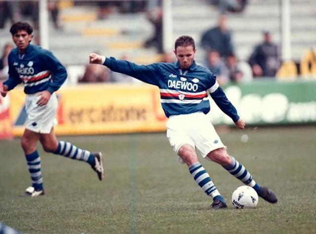 足球场最有天赋的球星,充满激情的足球场