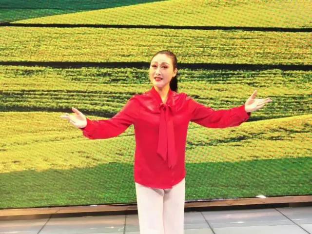 【人大代表风采】许亚玲：用淮海戏向勇敢逆行的白衣天使们致敬！