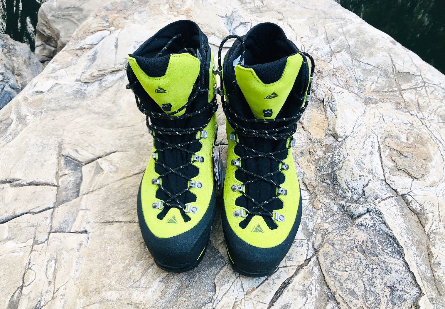 高帮登山鞋的缺点,lowa高帮登山鞋测评