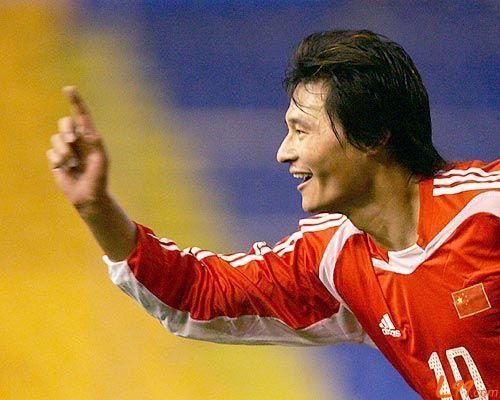 李毅在哪场比赛护球像亨利,李毅护球像亨利是什么梗