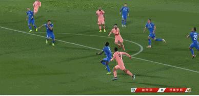 梅西盘带抢断穿裆一条龙过人破门,梅西停球穿裆门将视频