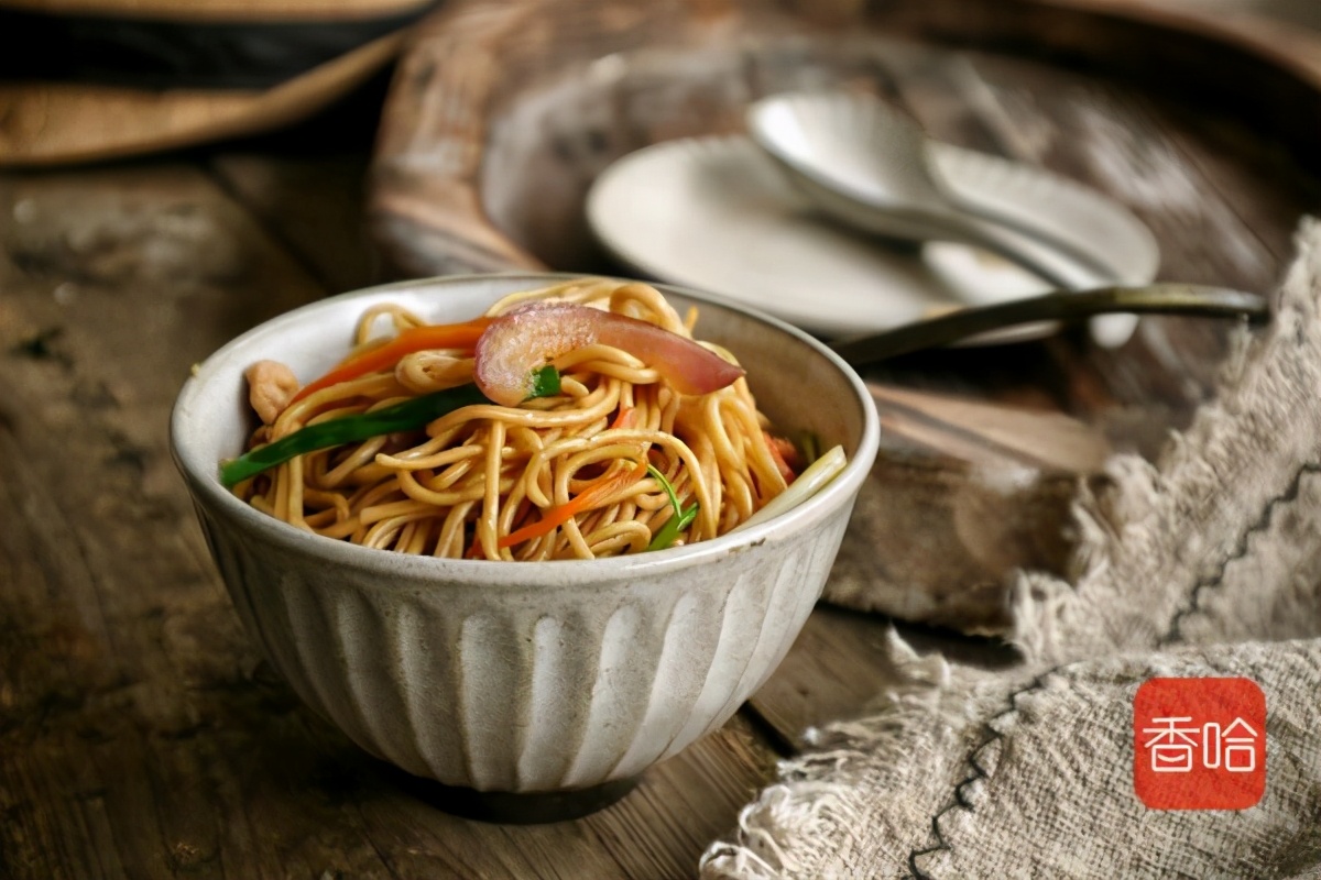 做面条筋道的方法,做面条怎样和面不破