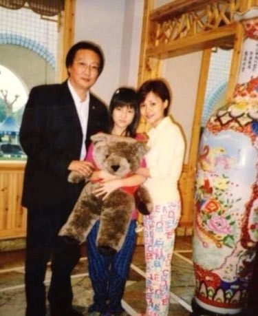 炫富女郭美美的坎坷人生,郭美美炫富引出富二代