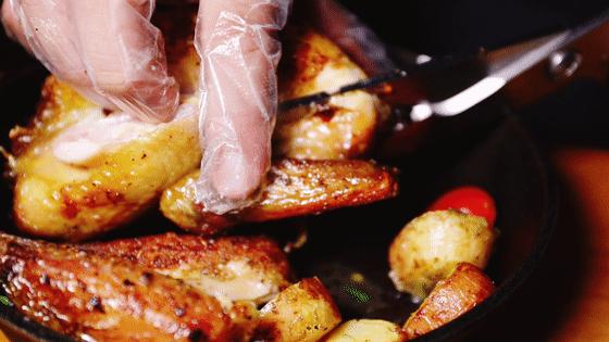 重庆第①家正版餐酒博物馆来了！1000+酒水，50+简餐，嗨翻16h