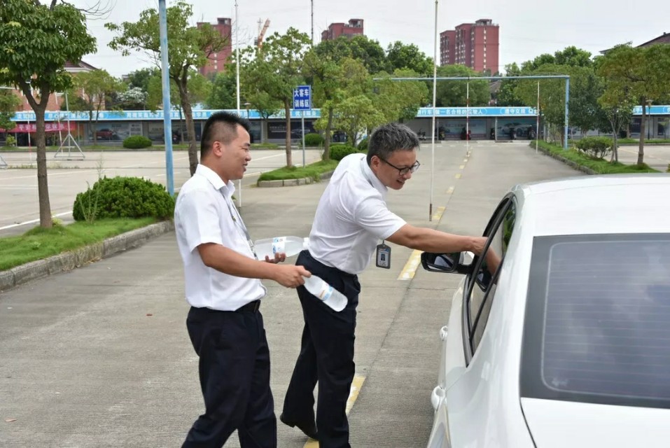 西昌平安驾培,平安驾培唐威