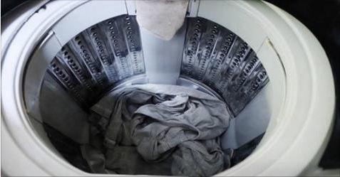 衣服如何洗不串色呀,衣服怎么洗也洗不干净怎么办