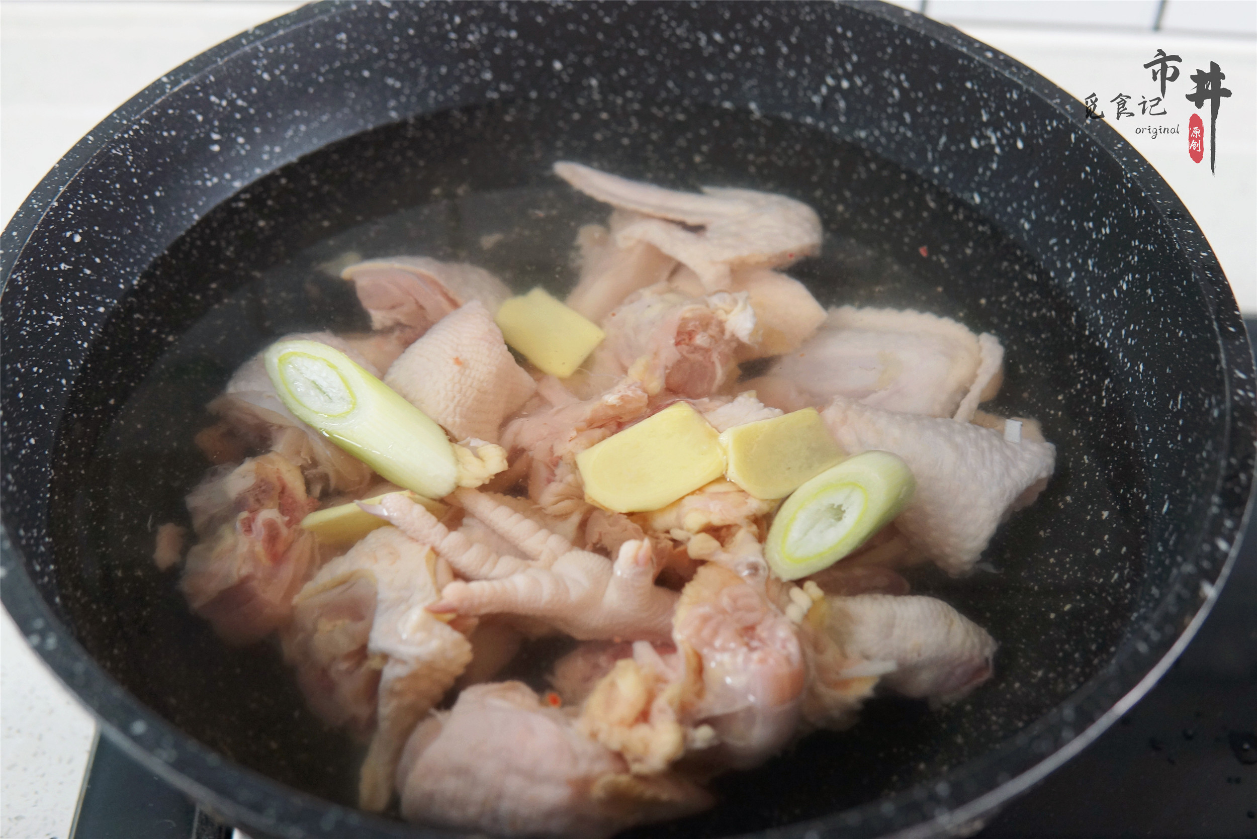 煲鸡汤要不要去掉鸡油和鸡皮,鸡汤怎么煲才不柴不腥