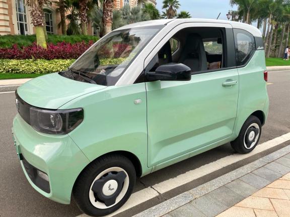 喜提五菱宏光mini马卡龙第三代,最新五菱宏光miniev马卡龙落地价