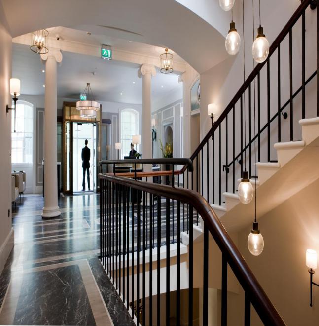 巴斯温泉小镇在哪里,巴斯温泉小镇