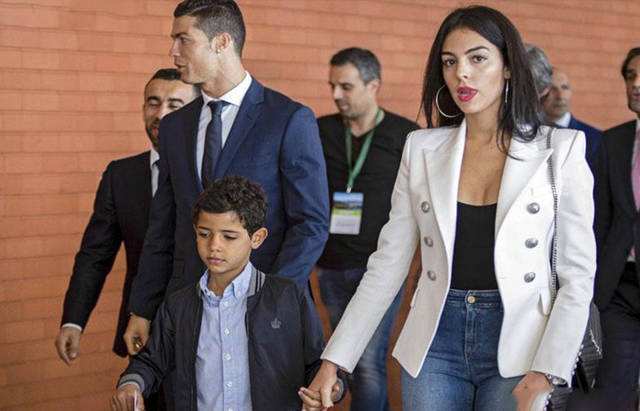 C罗女友乔治娜秀身材,c罗女友乔治娜写真照