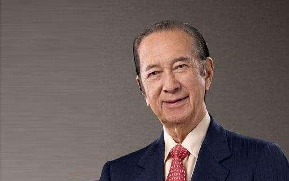 何鸿燊的传奇情史,和5个女人纠缠79年之久,风流半生却无一真爱