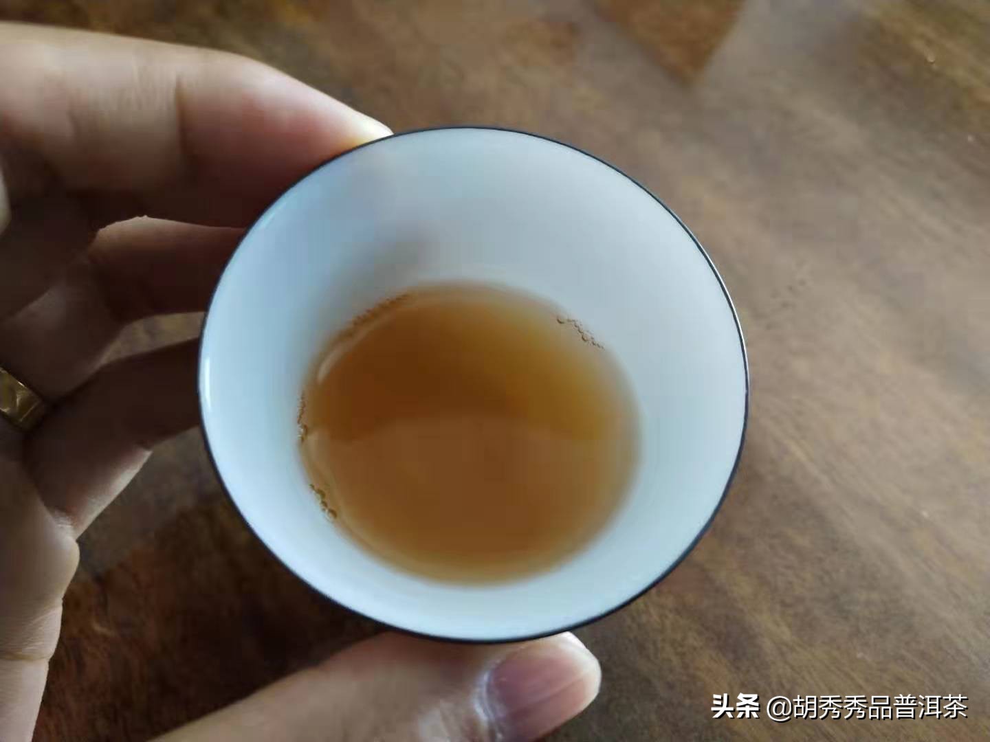普洱茶压紧好还是压松好,普洱茶压饼会变苦吗