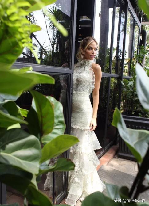 巴西球星卡卡退役视频,巴西巨星卡卡晒全家福