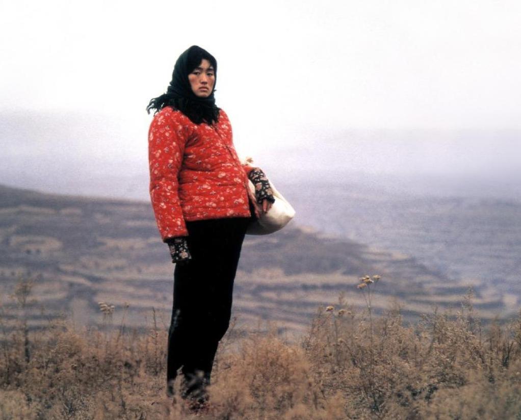 巩俐演技“封神”之作，如果你只看到了“土”，等于没看懂