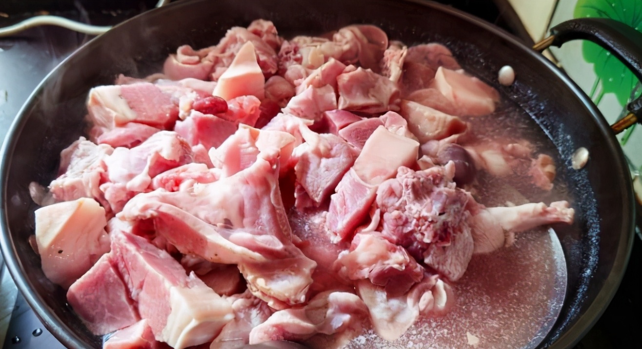 深秋，遇到兔肉别手软，钙是牛肉3倍，蛋白质含量极高，特别好吃