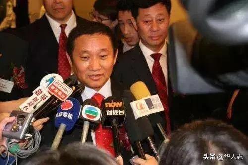 被美国*压打**的“中国铝王”：身家缩水三分之二，第一桶金至今神秘