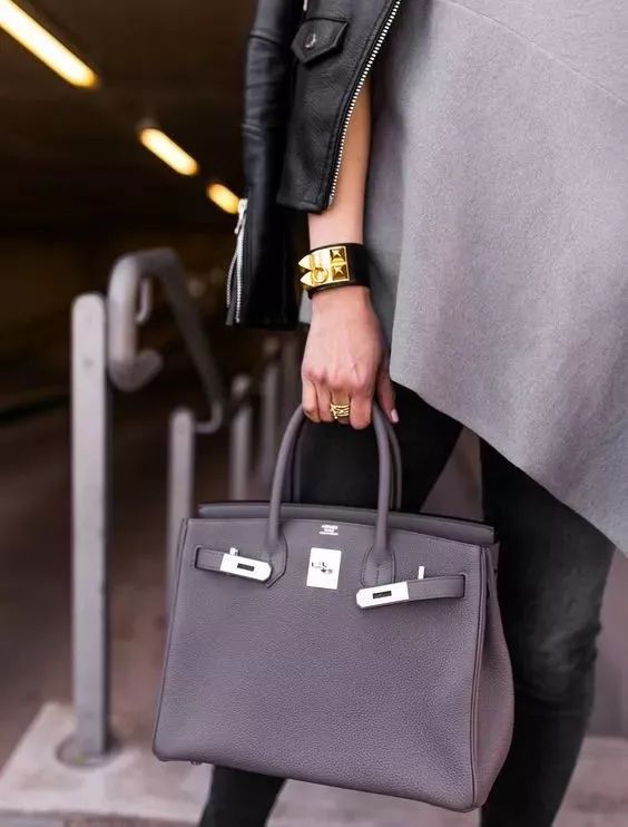 精致女人包包里必备物品,包包女包精致上档次手提包