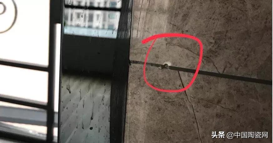 瓷砖崩角的补救方法,瓷砖缺角崩瓷属正常现象