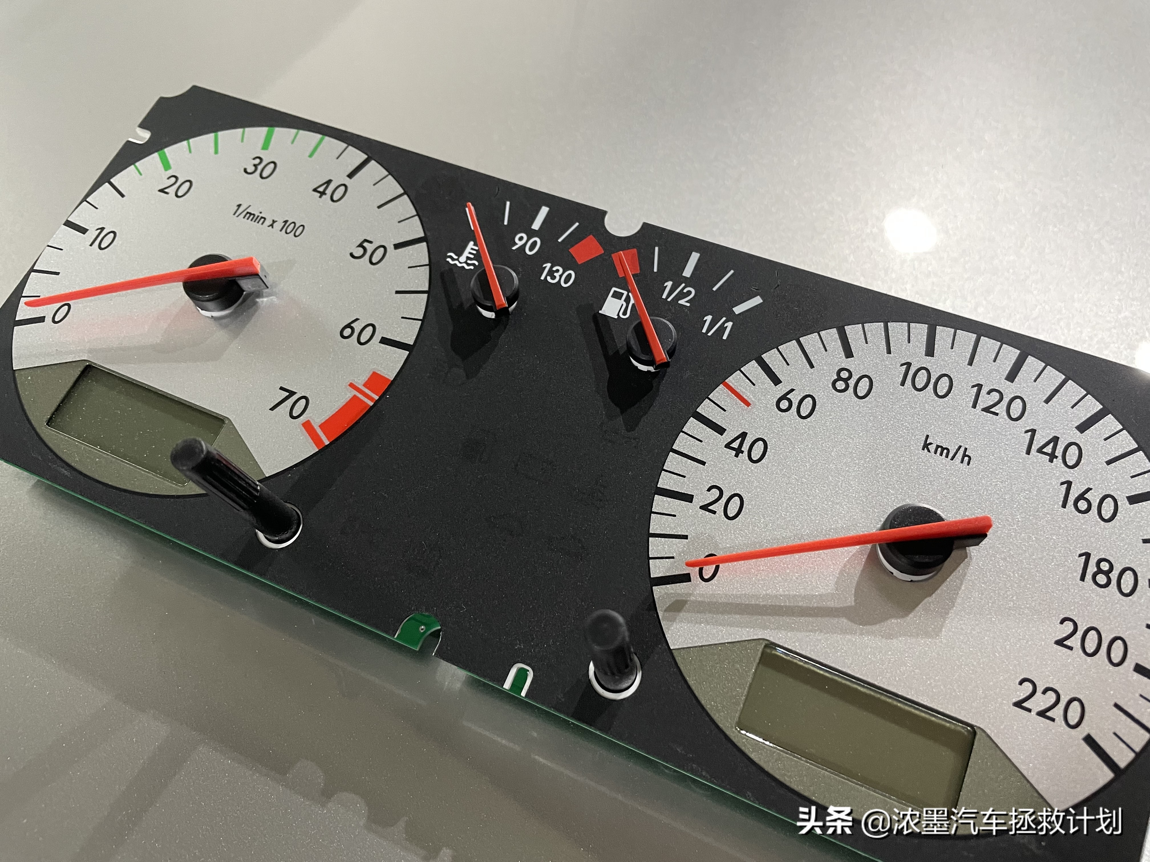 「妙手生花」重建一台战损级桑塔纳，带给它历经千般后的华丽重生