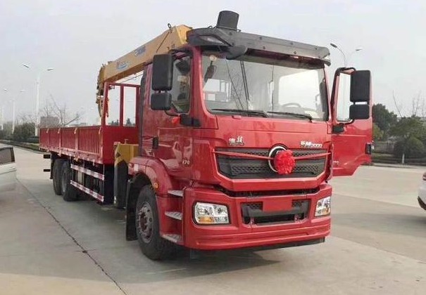 后八轮随车吊排名前三,程力陕汽德龙新m3000后八轮随车吊