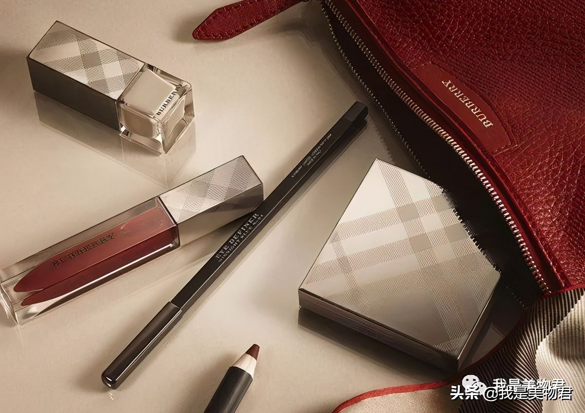 巴宝莉不走寻常的服装,巴宝莉潮流服装