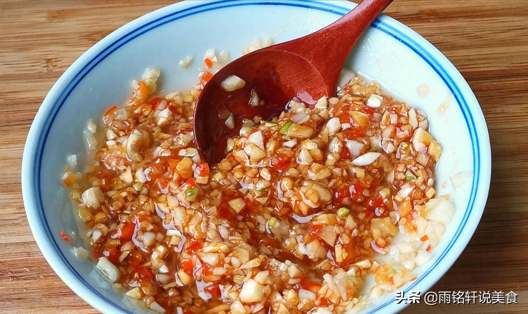 鲍鱼怎么做最好吃做法视频,鲍鱼怎么做简单好吃蒜蓉味