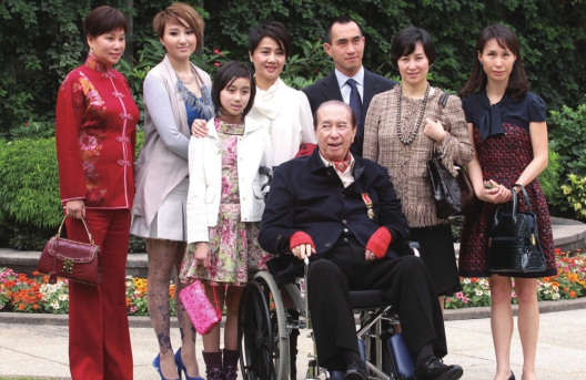 何超琼爱国视频,赌王何超琼爱国史