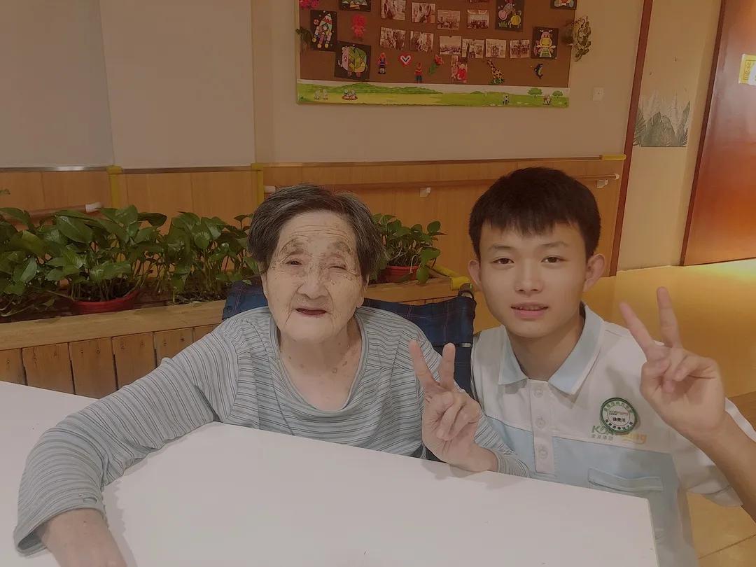 实习初感悟|康隆西城长者屋的“微笑小太阳”